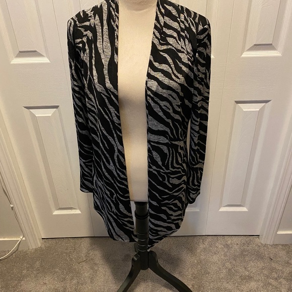 Women’s Size S zebra open cardigan - Picture 1 of 6